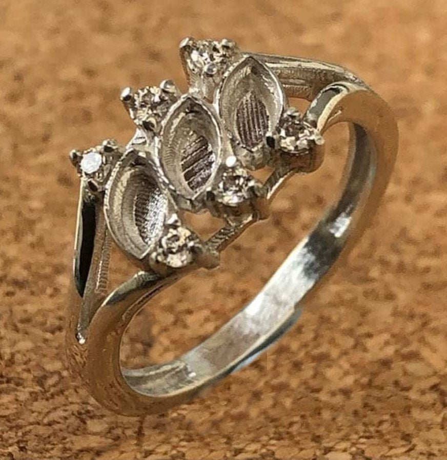 Sterling Silver Triple set oval Ring.